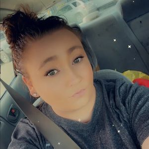 Meet your Posher, Kayla